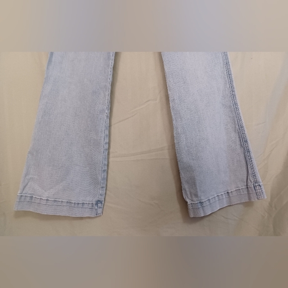 A Veronica Beard Carson Ankle Flare High Rise Denim Jeans - Picture 5 of 12